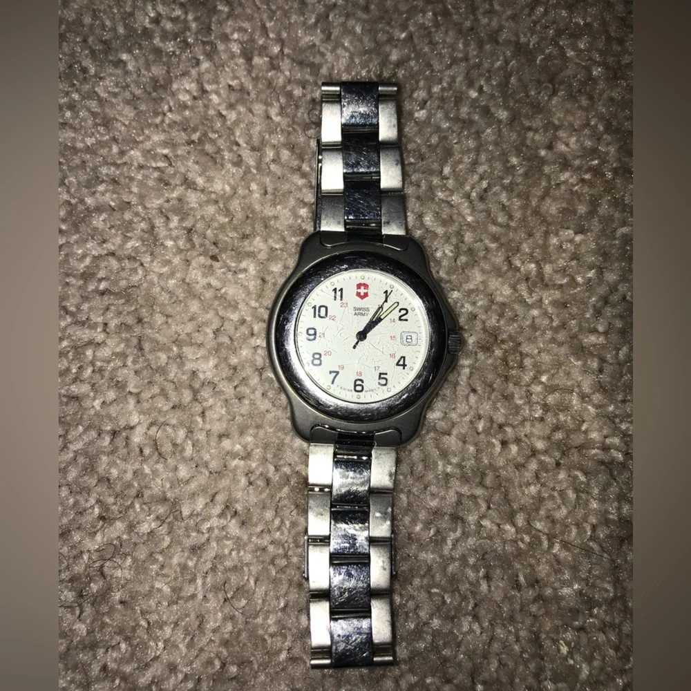 Stainless Steel Swiss Army Watch - Picture 2 of 3